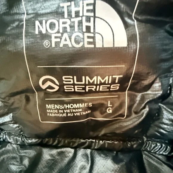 The North Face Shiny Black men’s Puffer Jacket - Picture 11 of 11